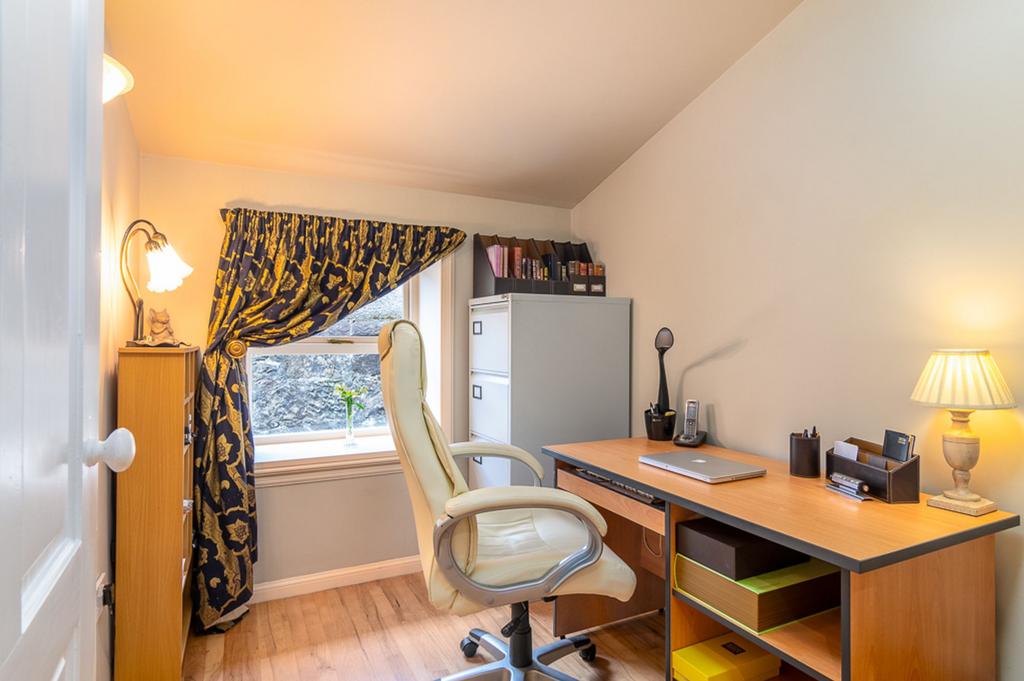 Home office/bedroom 5