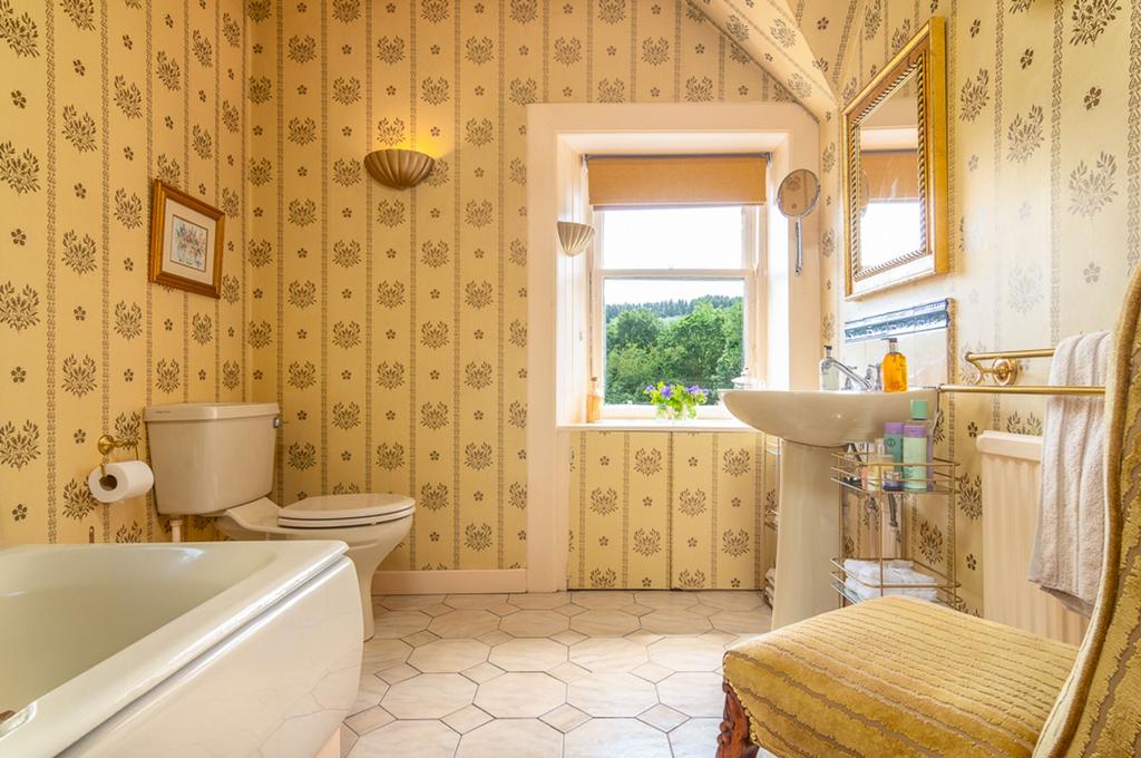 Family bathroom