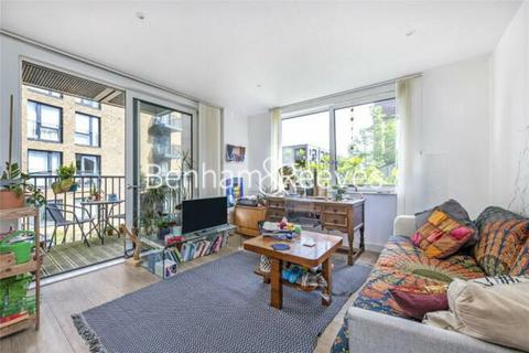 2 bedroom apartment to rent, Cleveley Court, Ashton Reach SE16
