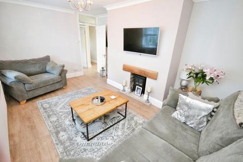 1 bedroom flat for sale, Plaistow Close, Stanford-Le-Hope, SS17
