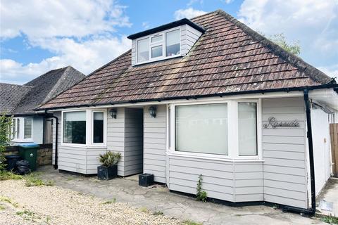 3 bedroom bungalow to rent, Stonefields, Rustington, Littlehampton, West Sussex, BN16