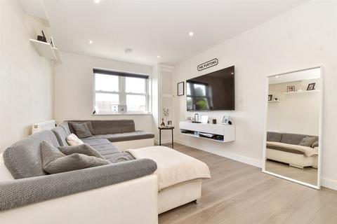 2 bedroom flat for sale, London Road, Sutton, Surrey