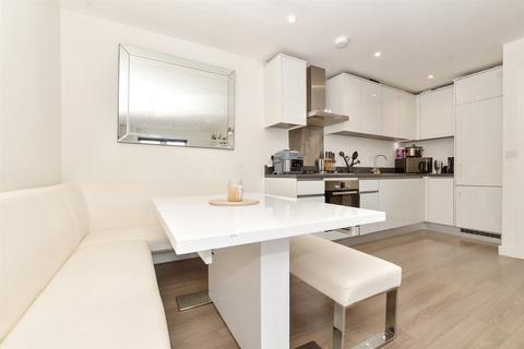 2 bedroom flat for sale, London Road, Sutton, Surrey