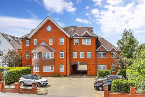 2 bedroom flat for sale, London Road, Sutton, Surrey