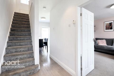 10 Ravel Gardens, Aveley, South Ockendon, RM15 4NJ
