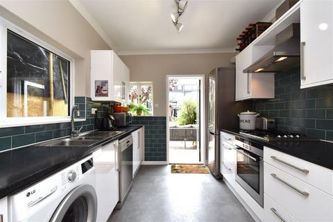 4 bedroom terraced house for sale, Lutwyche Road, London, SE6 4EP