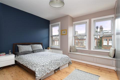 13 Lutwyche Road, London, SE6 4EP