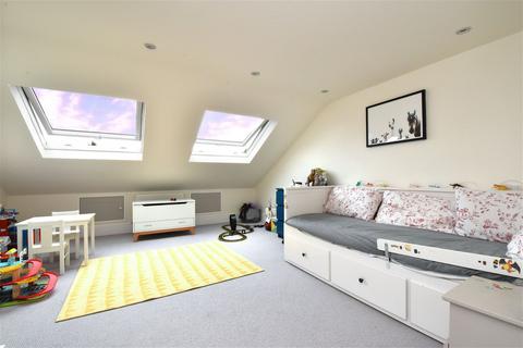 13 Lutwyche Road, London, SE6 4EP