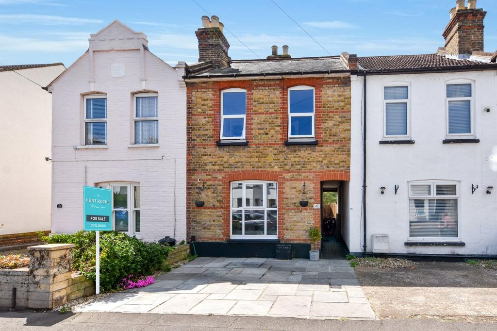 West Road, Shoeburyness, Essex, SS3 3 bed terraced house for sale £