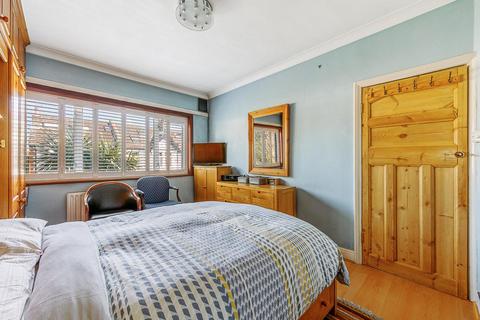2 Saltcoats Road, London, W4 1AR