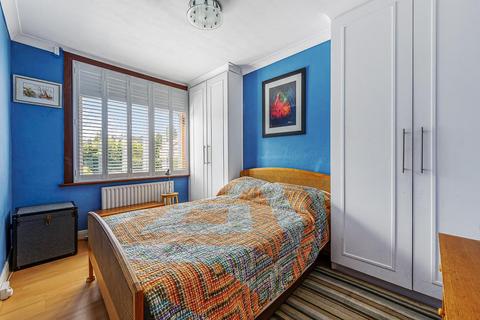 2 Saltcoats Road, London, W4 1AR