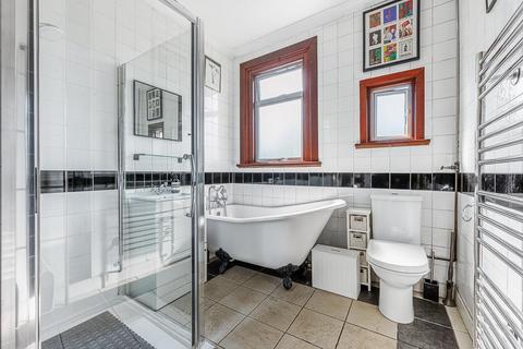 2 Saltcoats Road, London, W4 1AR
