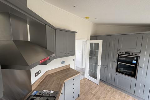 2 bedroom park home for sale, Edenbridge, Kent, TN8