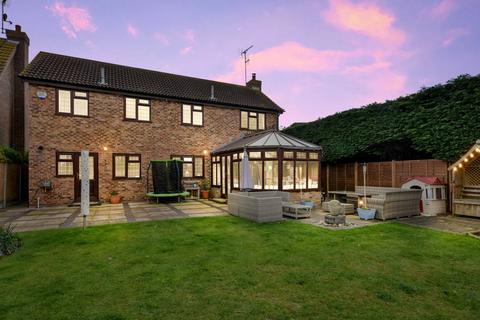 15 Buckland, Shoeburyness, Southend-on-sea, SS3 8BD