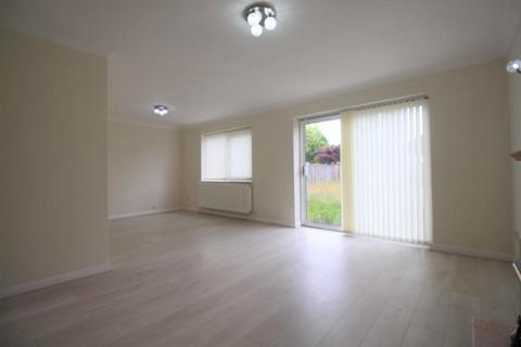 4 bedroom detached house to rent, Guildford Road, Woking GU24