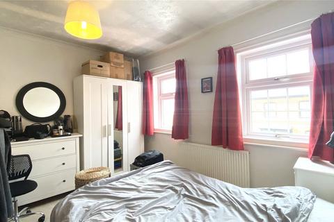 2 bedroom terraced house to rent, Waldeck Street, Reading, Berkshire, RG1