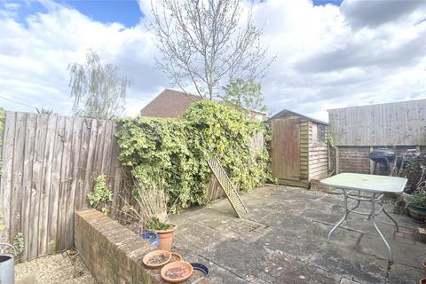 2 bedroom terraced house to rent, Waldeck Street, Reading, Berkshire, RG1