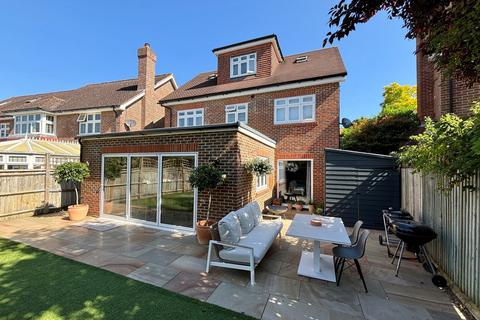 9 Limewood Close, Beckenham, BR3 3XW