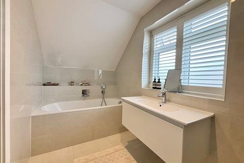 9 Limewood Close, Beckenham, BR3 3XW