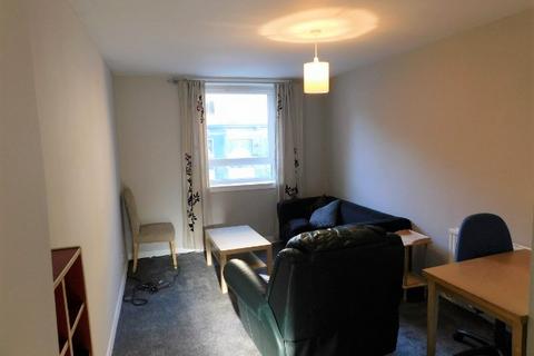 2 bedroom flat to rent, 240, Causewayside, Edinburgh, EH9 1UU