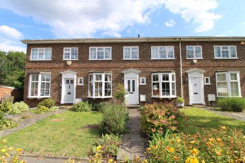 3 bedroom terraced house for sale, Chiltern Gardens, Bromley, BR2