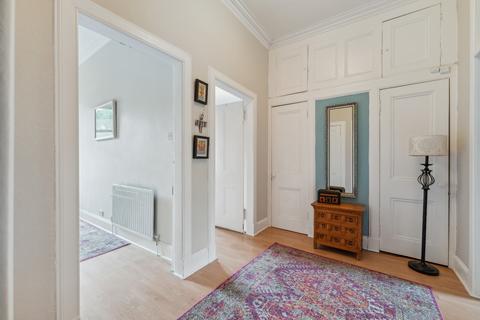 142b Busby Road, Clarkston, Glasgow, G76 8BG