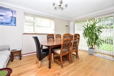 3 bedroom detached house for sale, Iverhurst Close, Bexleyheath, Kent, DA6