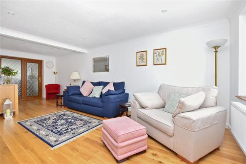 10 Iverhurst Close, Bexleyheath, DA6 8HY