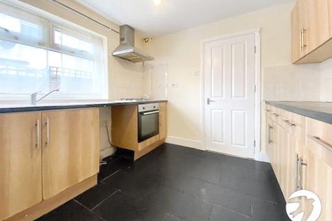 4 bedroom semi-detached house to rent, Abbey Grove, London, SE2