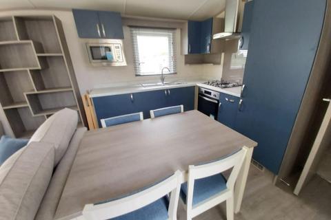 3 bedroom static caravan for sale, Saltmarshe Castle Holiday Park