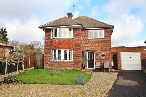 3 bedroom detached house for sale, West End, Woking GU24