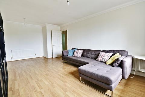 2 bedroom apartment to rent, Gainsborough Court, Bromley BR2