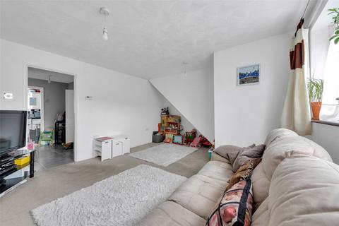 33 Bevis Close, Dartford, DA2 6HB