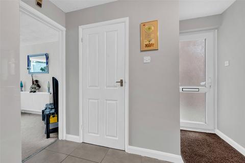 33 Bevis Close, Dartford, DA2 6HB