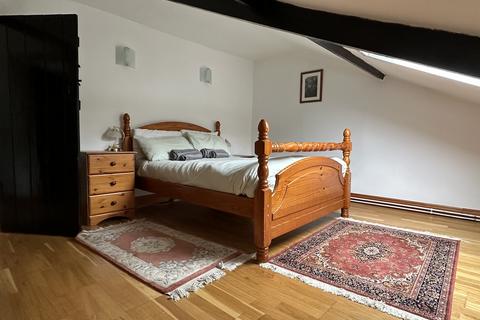 15 Heol Tredeg, Upper Cwmtwrch, Swansea, SA9 2XD