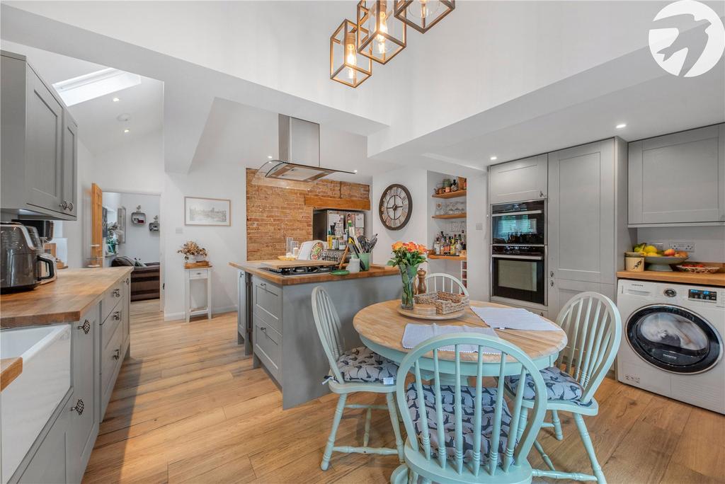 Kitchen/Dining