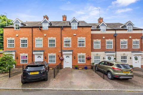 3 bedroom mews for sale, Heritage Court, Kettering NN16