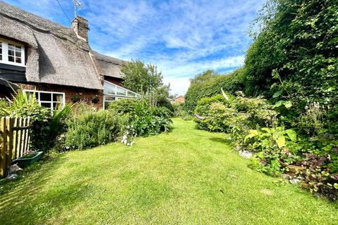 2 bedroom cottage for sale, Church Road, Blofield