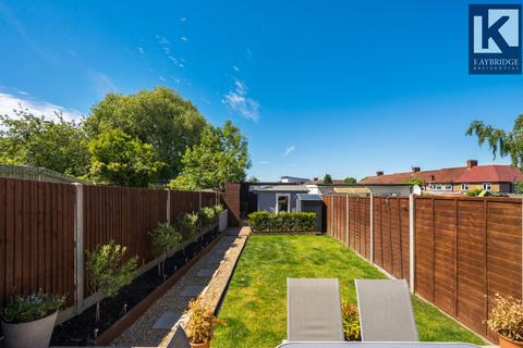 98 Browning Avenue, Worcester Park, KT4 8LB