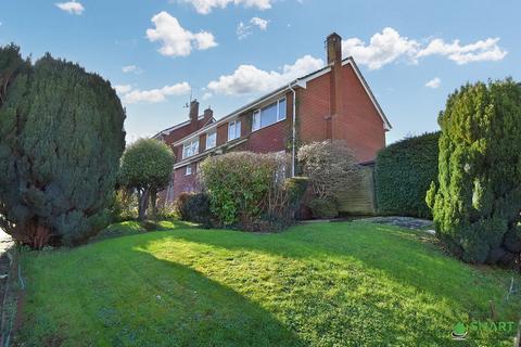 102 Barley Farm Road, Exeter, EX4 1NJ