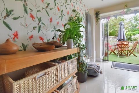 477 Topsham Road, Exeter, EX2 7AQ