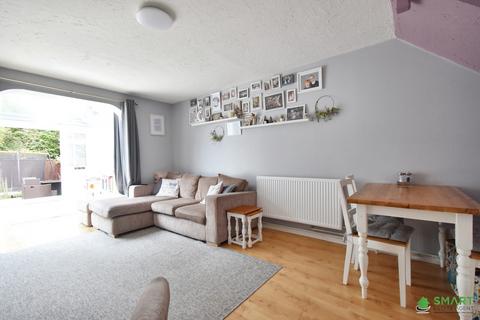 15 Headingley Close, Exeter, EX2 5UH