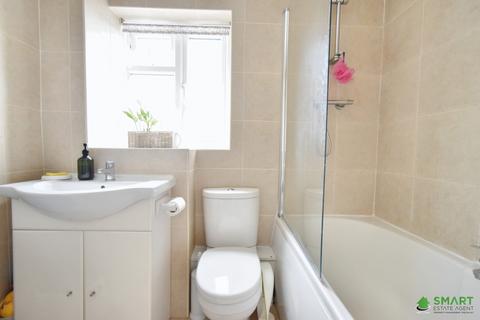 15 Headingley Close, Exeter, EX2 5UH
