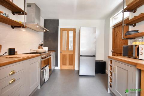 19 Manston Road, Exeter, EX1 2QA