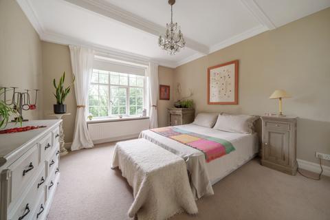 2 bedroom flat for sale, Lower Hale, Farnham, GU9