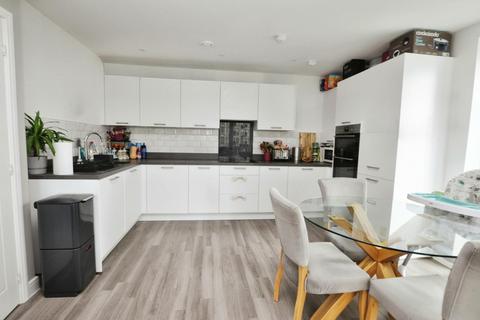 3 bedroom flat for sale, Wharf Road, Chelmsford