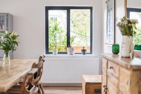 19 Critchmere Hill, Haslemere, GU27 1LS