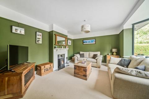 19 Critchmere Hill, Haslemere, GU27 1LS