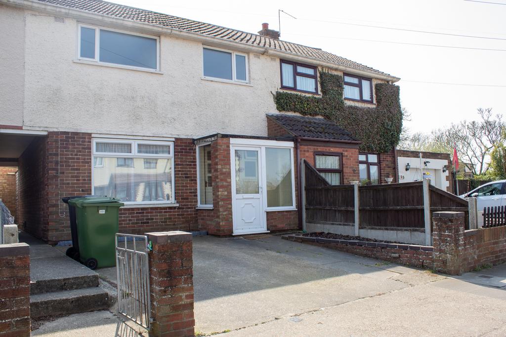 Gorleston, Great Yarmouth, NR31 3 bed terraced house to rent £850 pcm