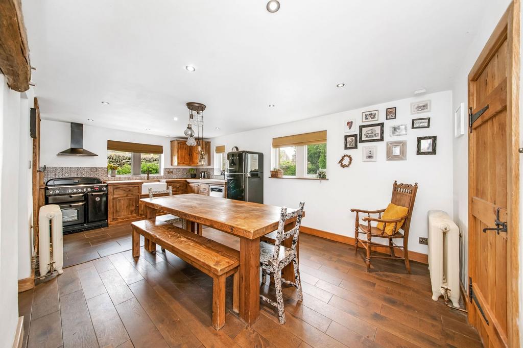 Dining kitchen